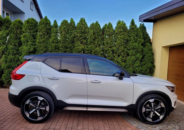 Volvo XC 40 cena 109000 przebieg: 205000, rok produkcji 2019 z Opoczno małe 781